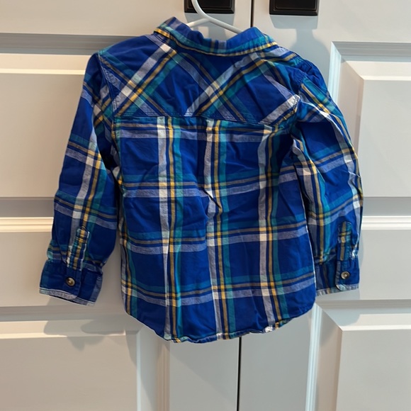 Boys Size 3T Old Navy Button Down Shirt - Picture 2 of 3
